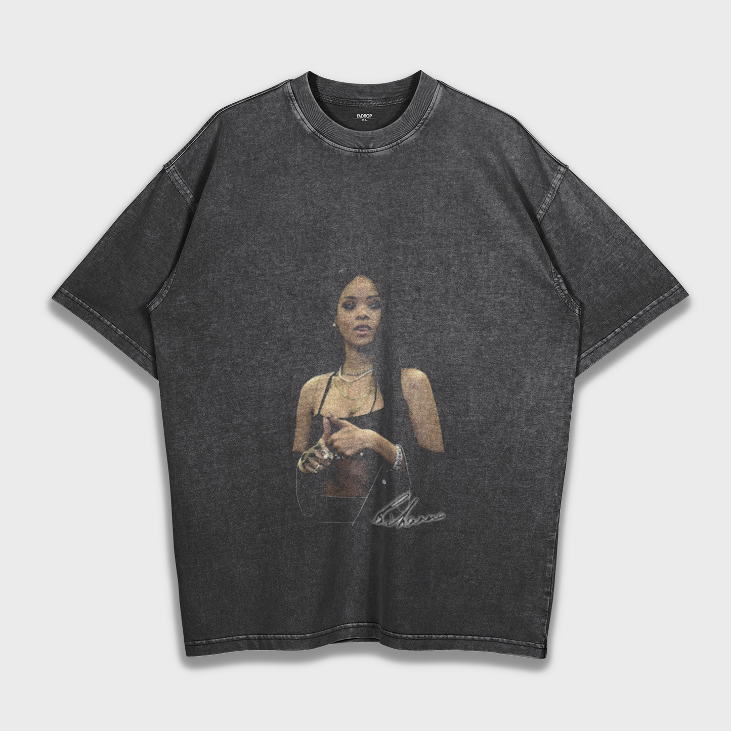 Rihanna - Loose Fit Heavyweight T-Shirt